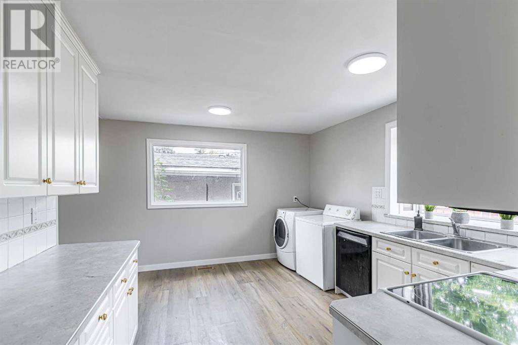 Single Family House 3 Level for Sale in   Street SE Penbrooke Meadows Calgary 