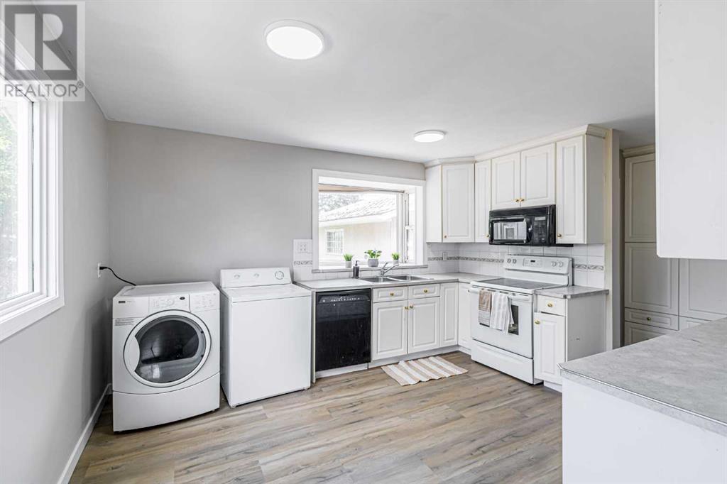 Single Family House 3 Level for Sale in   Street SE Penbrooke Meadows Calgary 
