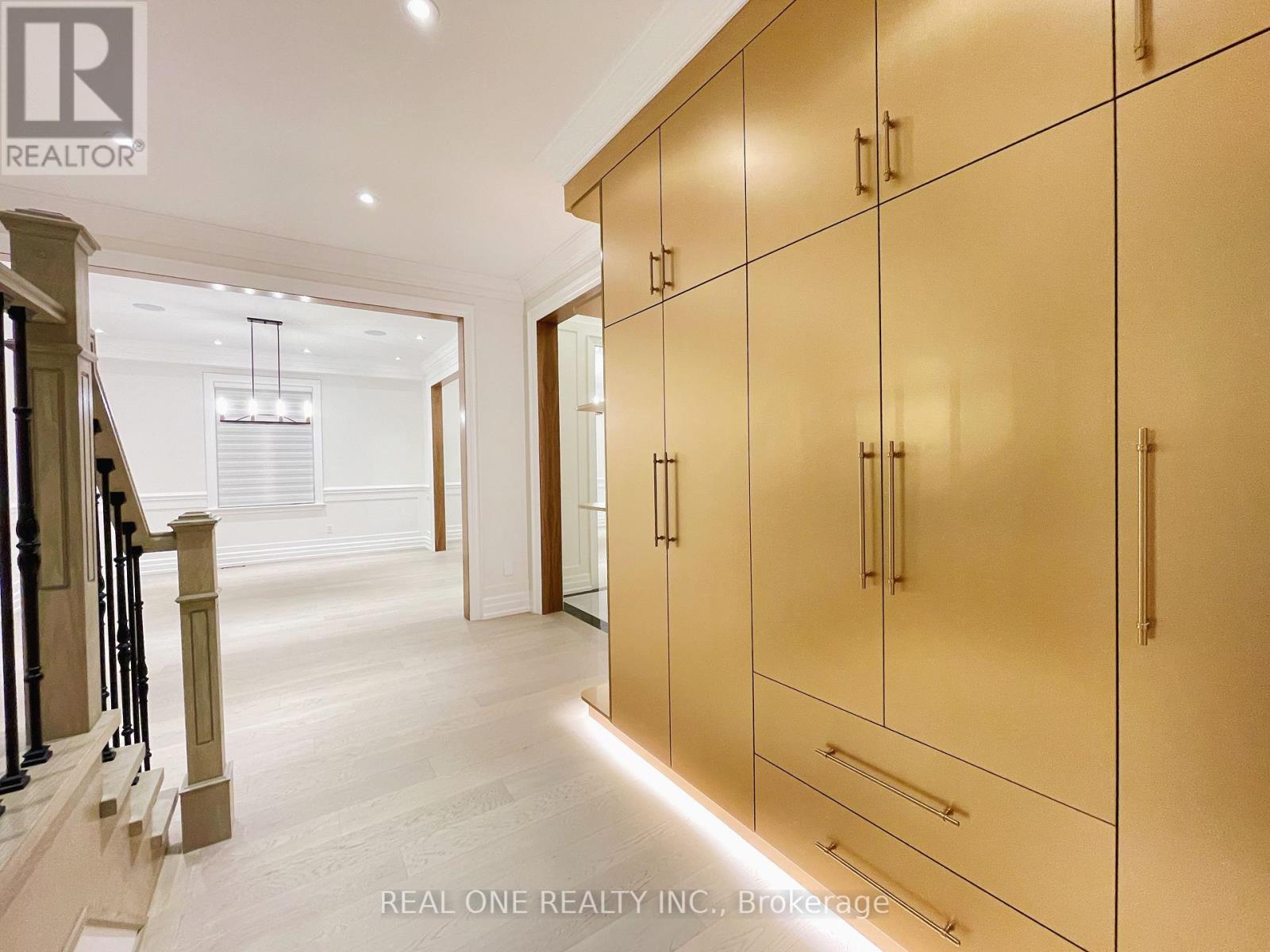 Photo 42 of 46 Hughson Drive, Markham ON