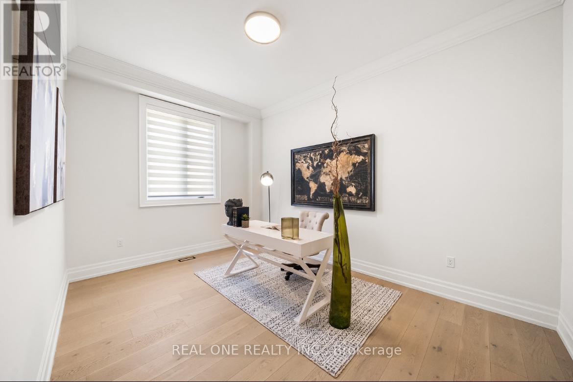 Photo 12 of 46 Hughson Drive, Markham ON