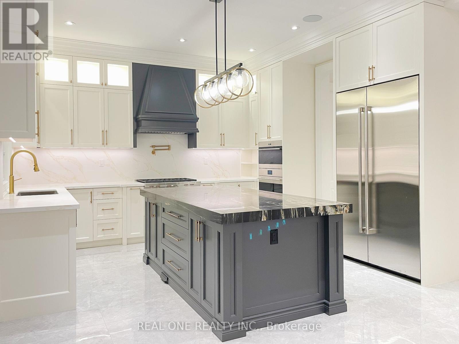 Photo 22 of 46 Hughson Drive, Markham ON
