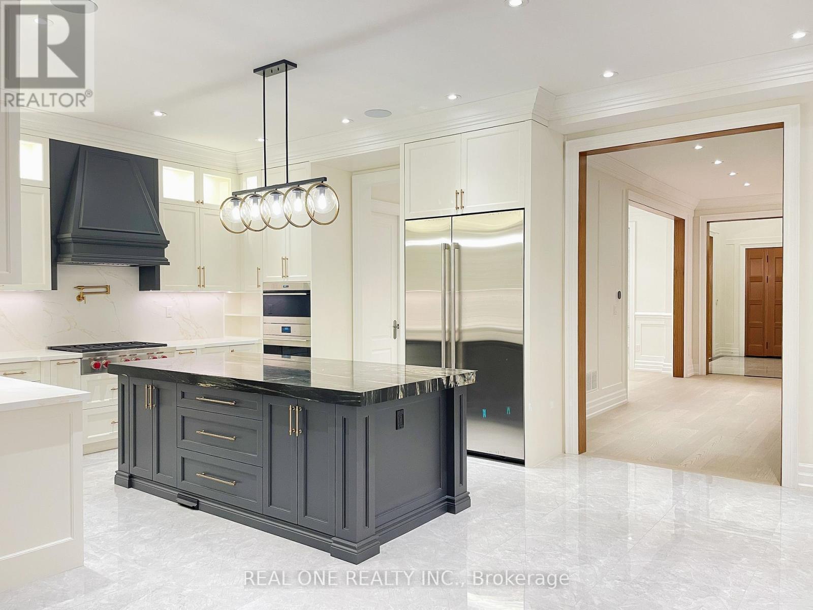 Photo 24 of 46 Hughson Drive, Markham ON
