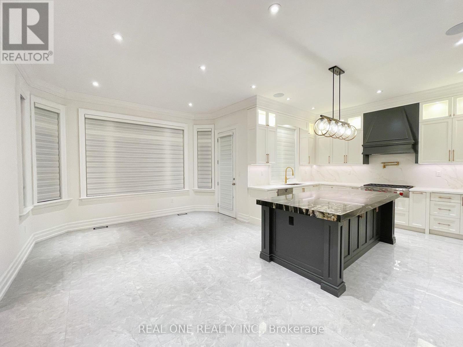 Photo 26 of 46 Hughson Drive, Markham ON