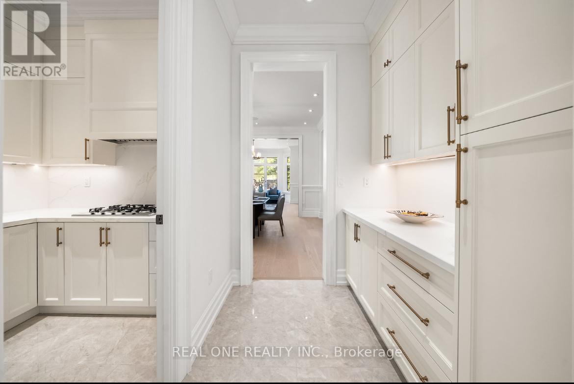 Photo 18 of 46 Hughson Drive, Markham ON