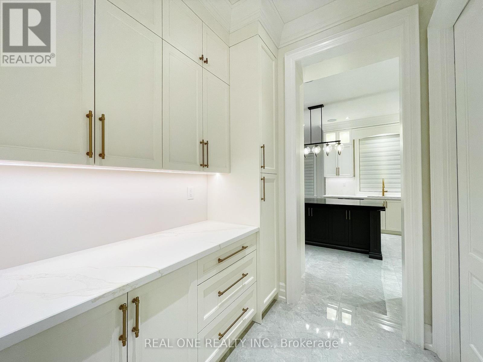 Photo 20 of 46 Hughson Drive, Markham ON