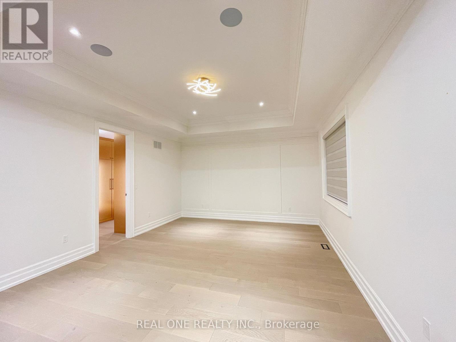 Photo 39 of 46 Hughson Drive, Markham ON
