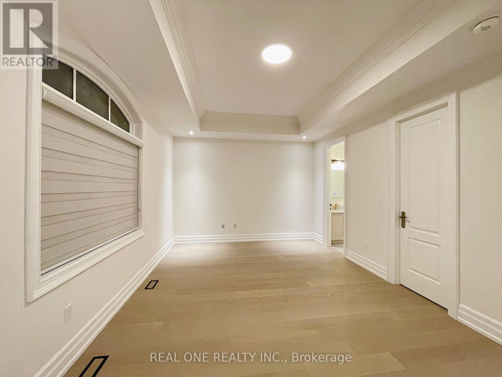 Photo 11 of 46 Hughson Drive, Markham ON