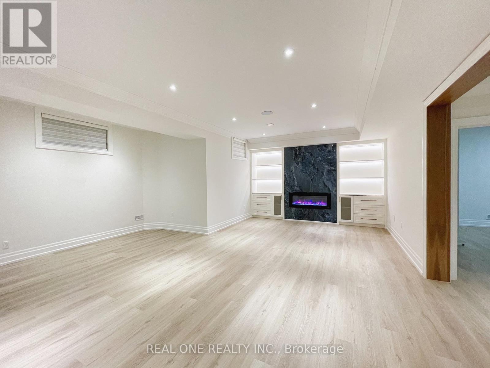 Photo 45 of 46 Hughson Drive, Markham ON