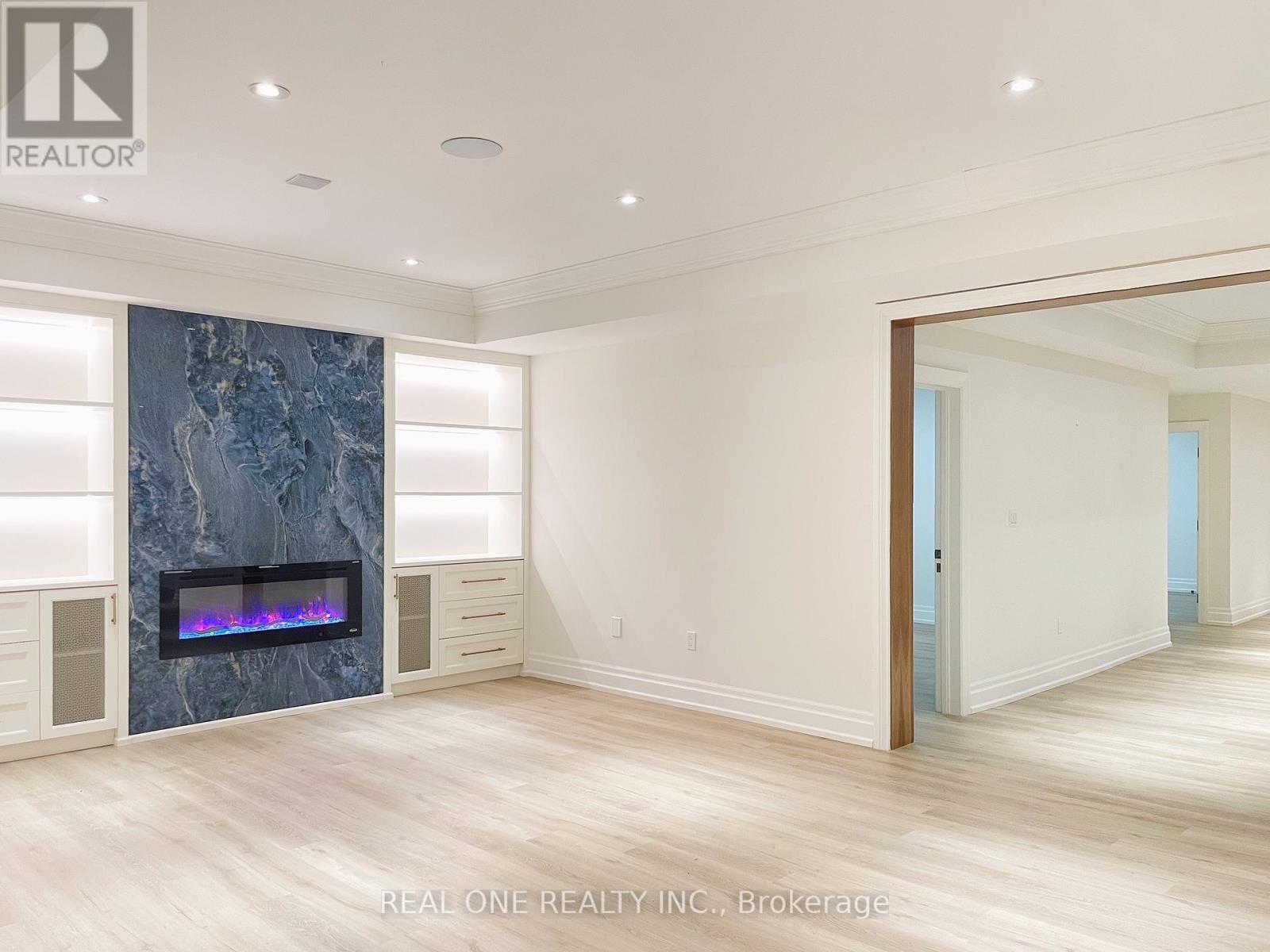 Photo 23 of 46 Hughson Drive, Markham ON