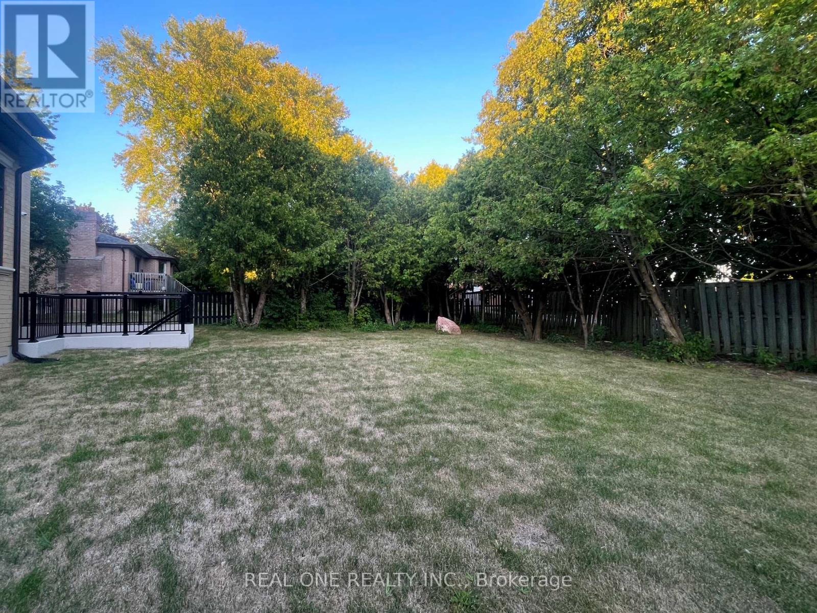 Photo 27 of 46 Hughson Drive, Markham ON