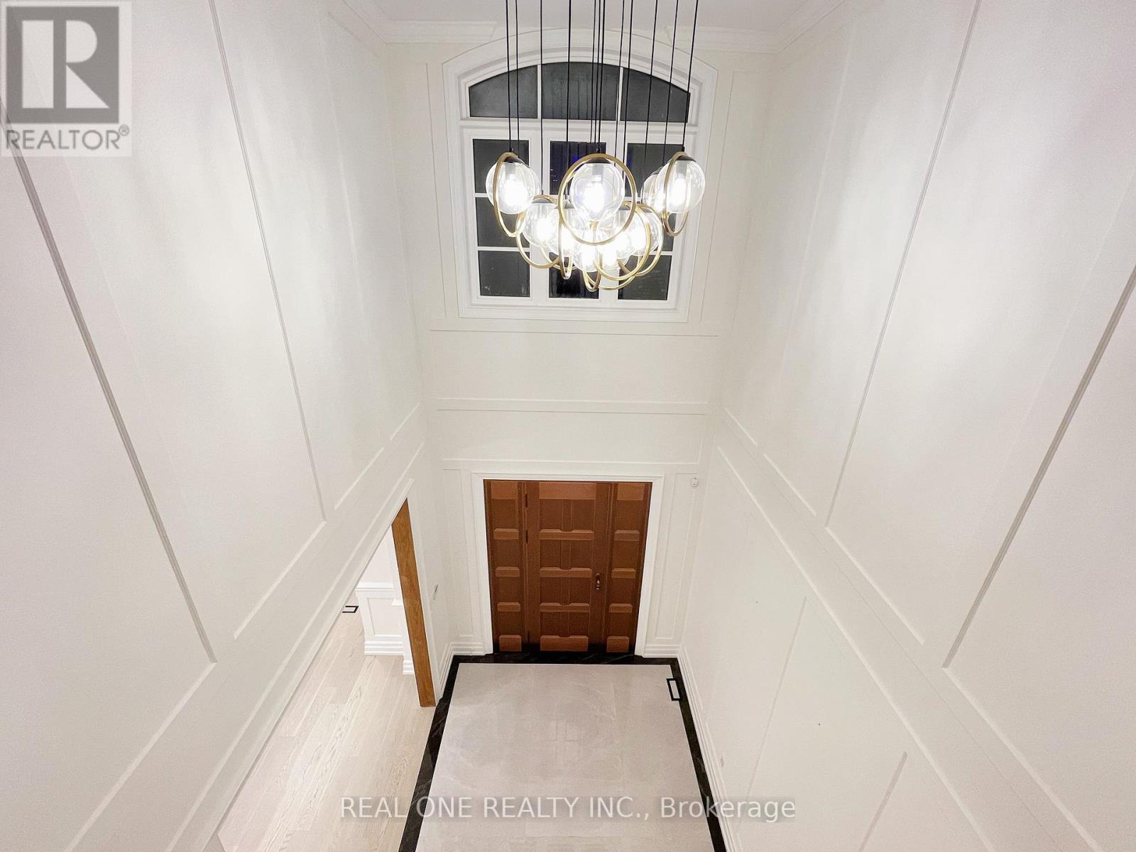 Photo 32 of 46 Hughson Drive, Markham ON