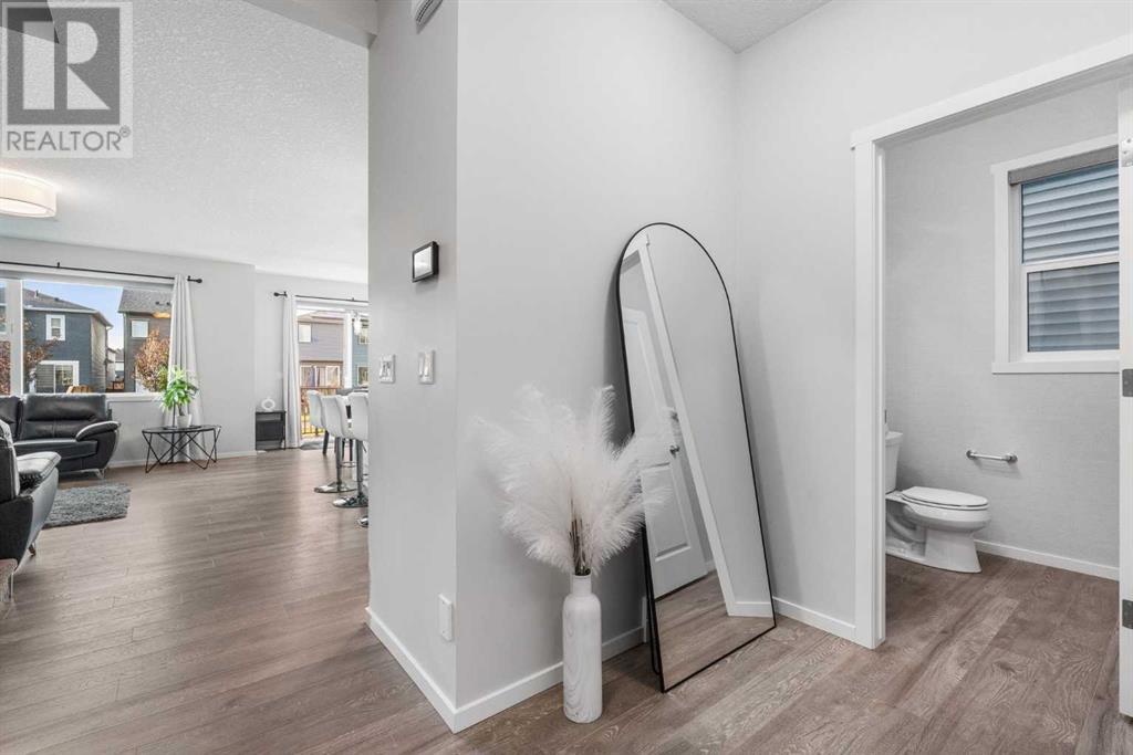 Photo 15 of 96 Belmont Terrace Sw, Calgary AB