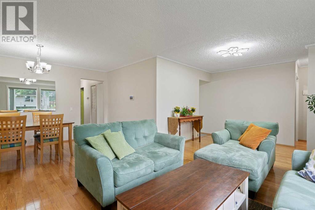Single Family House Bungalow for Sale in   Avenue NE Pineridge Calgary 