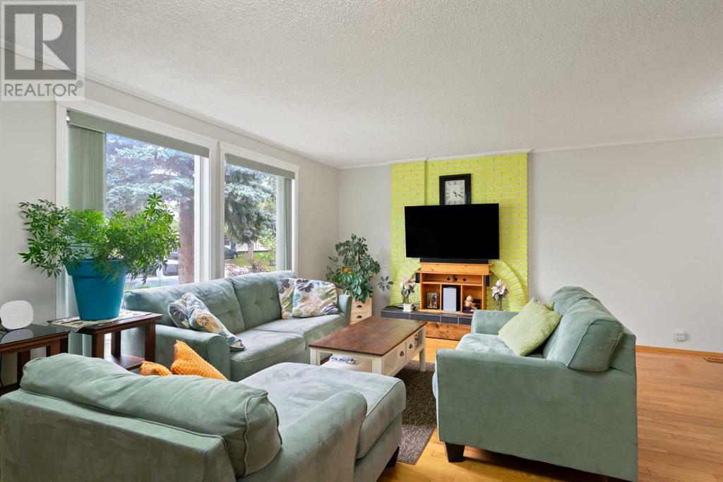 Single Family House Bungalow for Sale in   Avenue NE Pineridge Calgary 