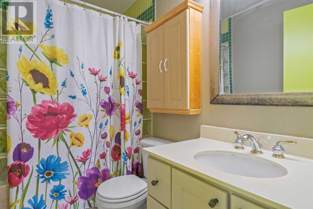 Single Family House Bungalow for Sale in   Avenue NE Pineridge Calgary 