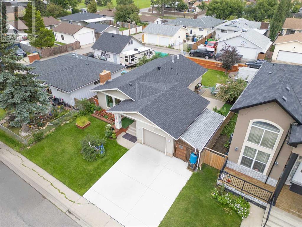 Single Family House Bungalow for Sale in   Avenue NE Pineridge Calgary 
