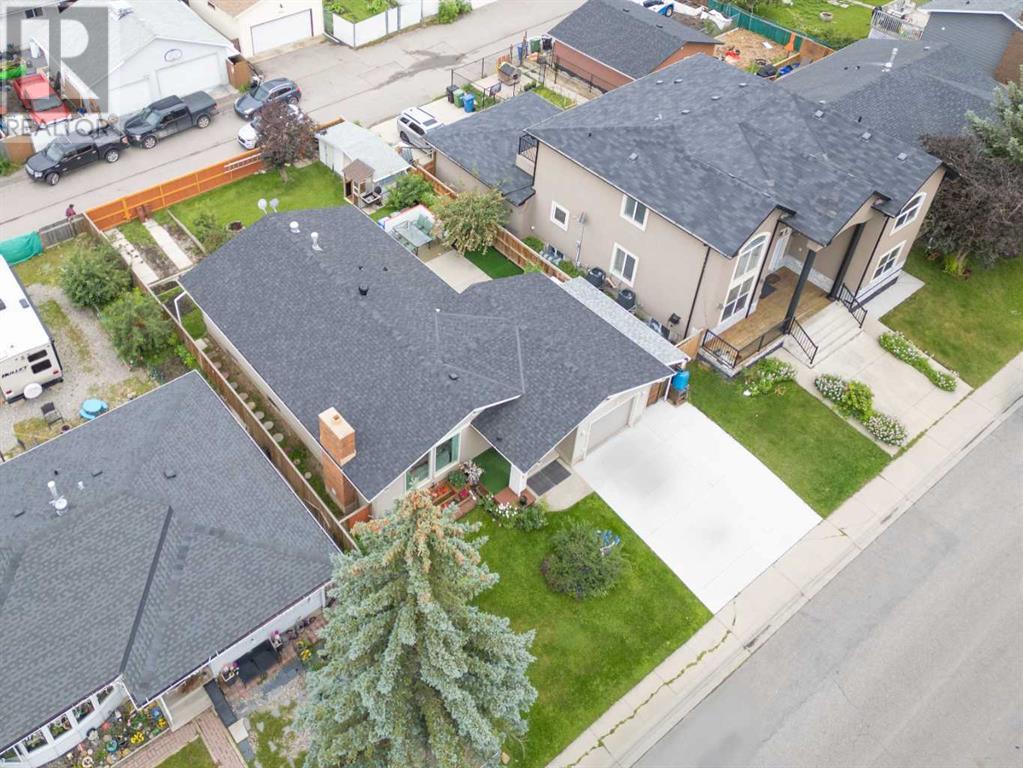 Single Family House Bungalow for Sale in   Avenue NE Pineridge Calgary 