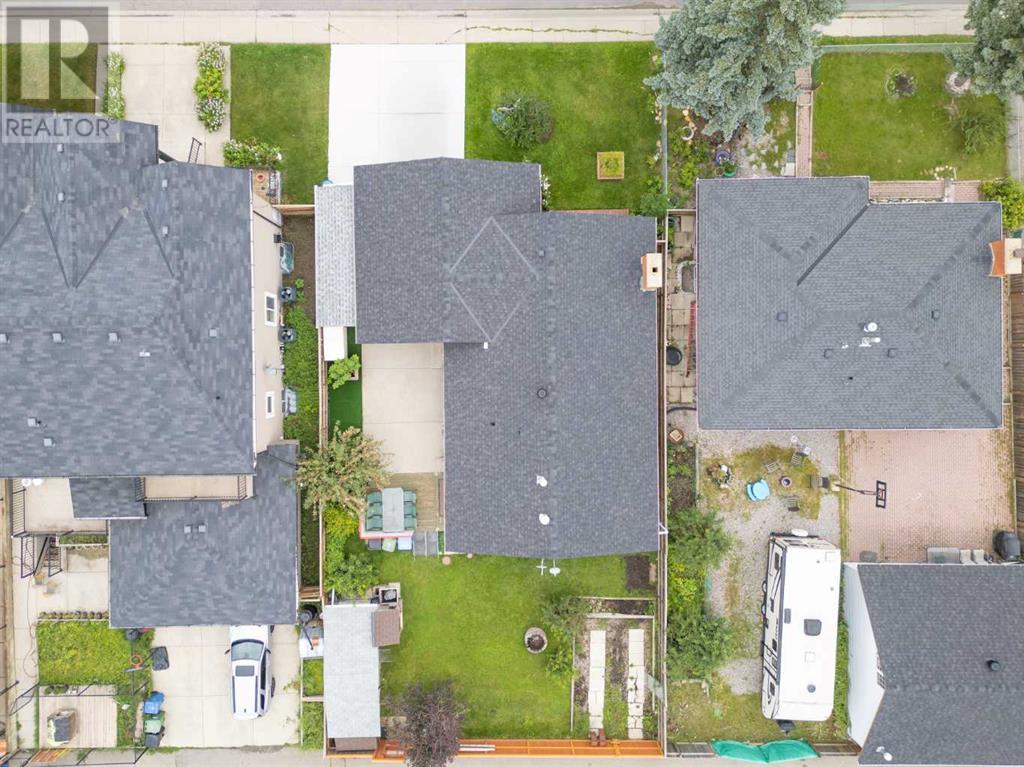 Single Family House Bungalow for Sale in   Avenue NE Pineridge Calgary 
