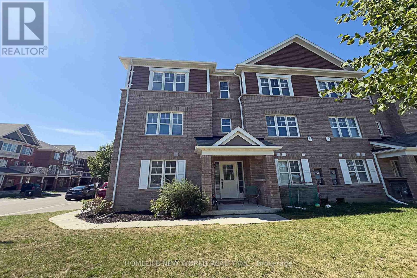 Photo 7 of 1593 Leblanc Court S, Milton ON