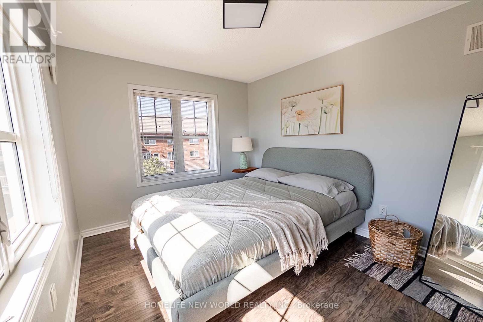 Photo 3 of 1593 Leblanc Court S, Milton ON