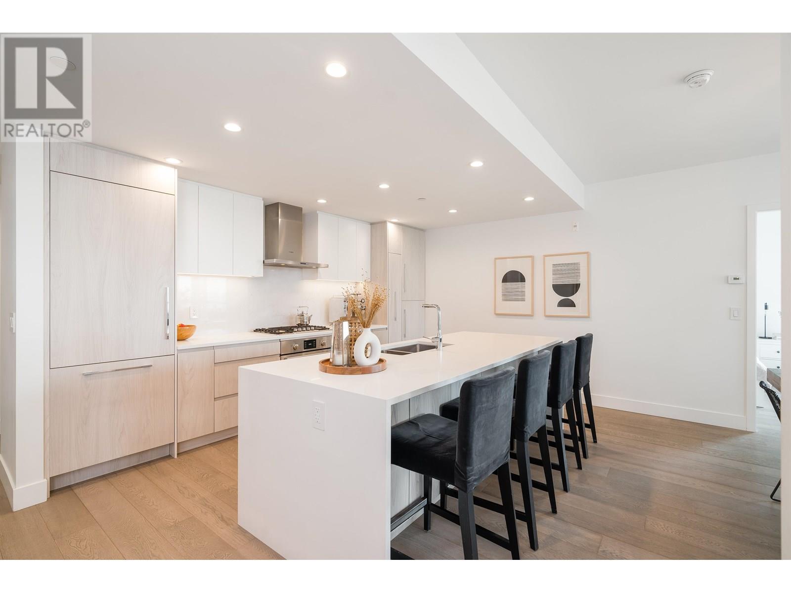 Photo 10 of 504 177 W 3rd Street, North Vancouver BC