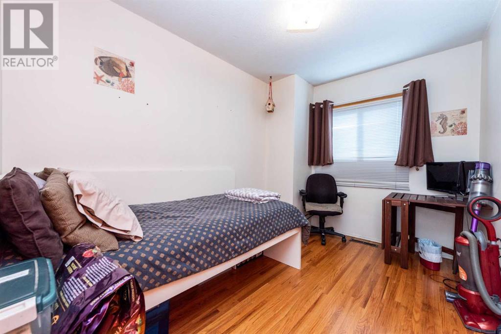 Single Family House Bungalow for Sale in  Forman Crescent SE Forest Heights Calgary 