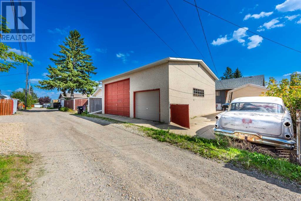 Single Family House Bungalow for Sale in  Forman Crescent SE Forest Heights Calgary 
