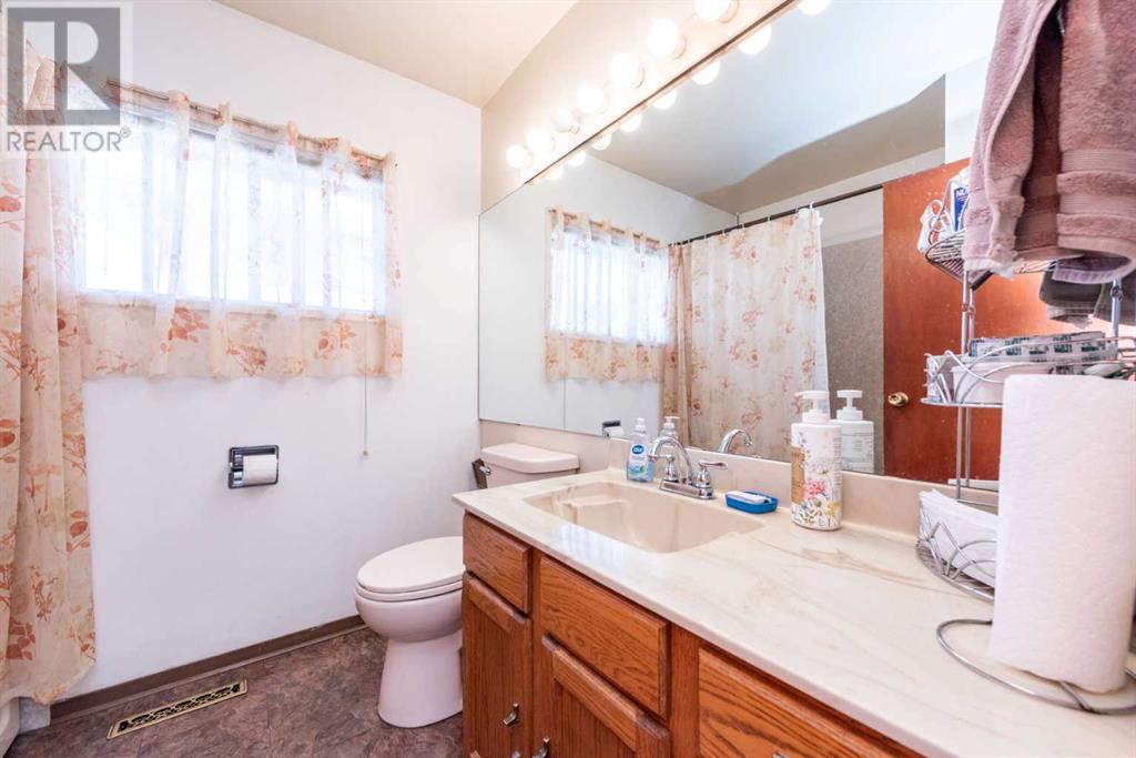 Single Family House Bungalow for Sale in  Forman Crescent SE Forest Heights Calgary 