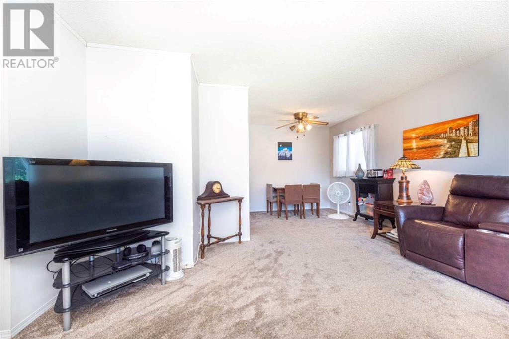 Single Family House Bungalow for Sale in  Forman Crescent SE Forest Heights Calgary 