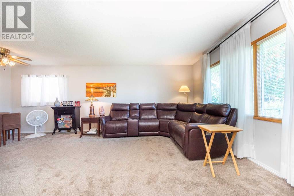 Single Family House Bungalow for Sale in  Forman Crescent SE Forest Heights Calgary 