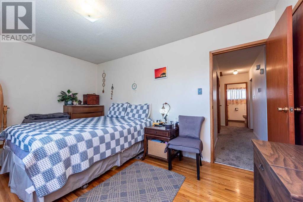 Single Family House Bungalow for Sale in  Forman Crescent SE Forest Heights Calgary 