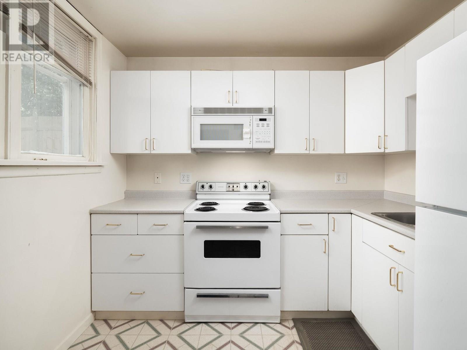 Photo 6 of 560 Watrous Street, Prince George BC