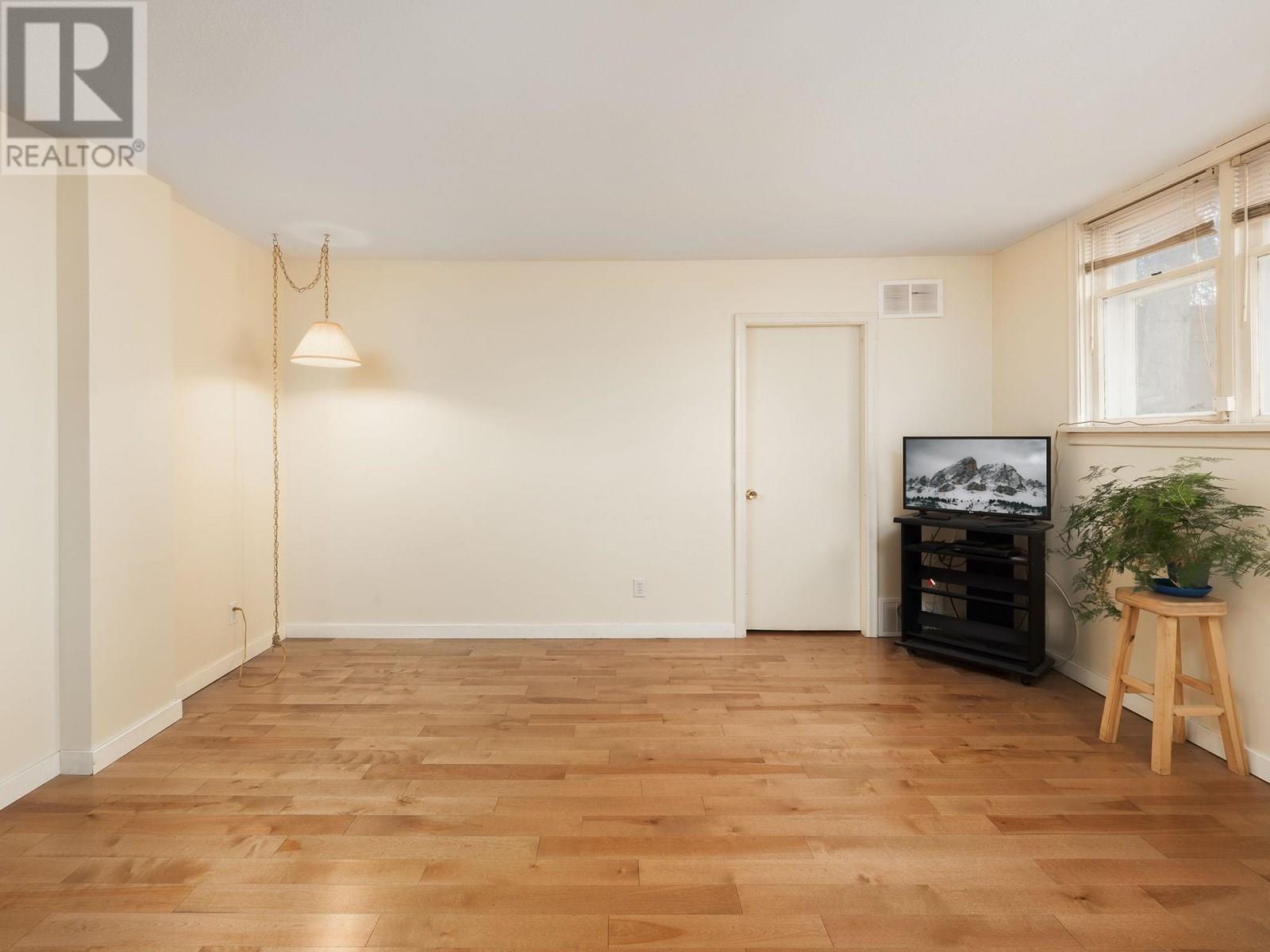 Photo 8 of 560 Watrous Street, Prince George BC