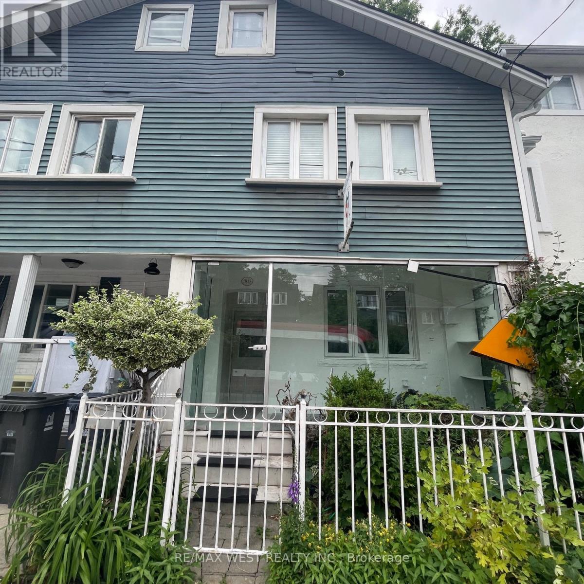 Photo 2 of 1813 Gerrard Street E, Toronto ON