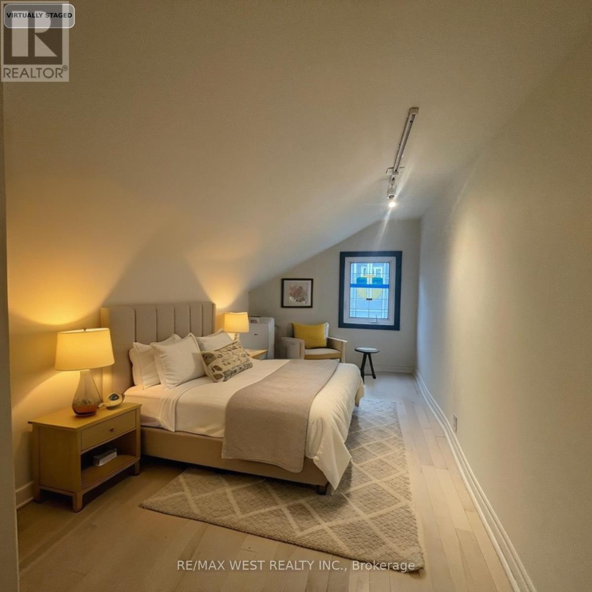 Photo 7 of 1813 Gerrard Street E, Toronto ON