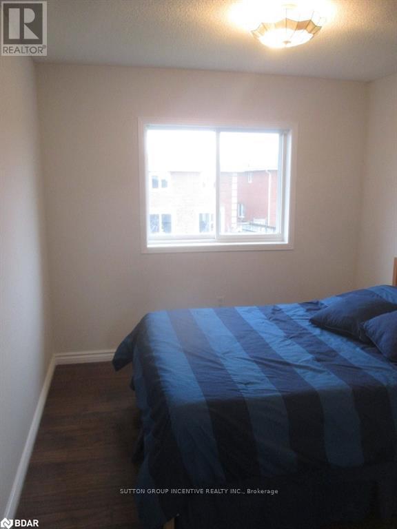 Photo 5 of 28 Weymouth Road, Barrie ON