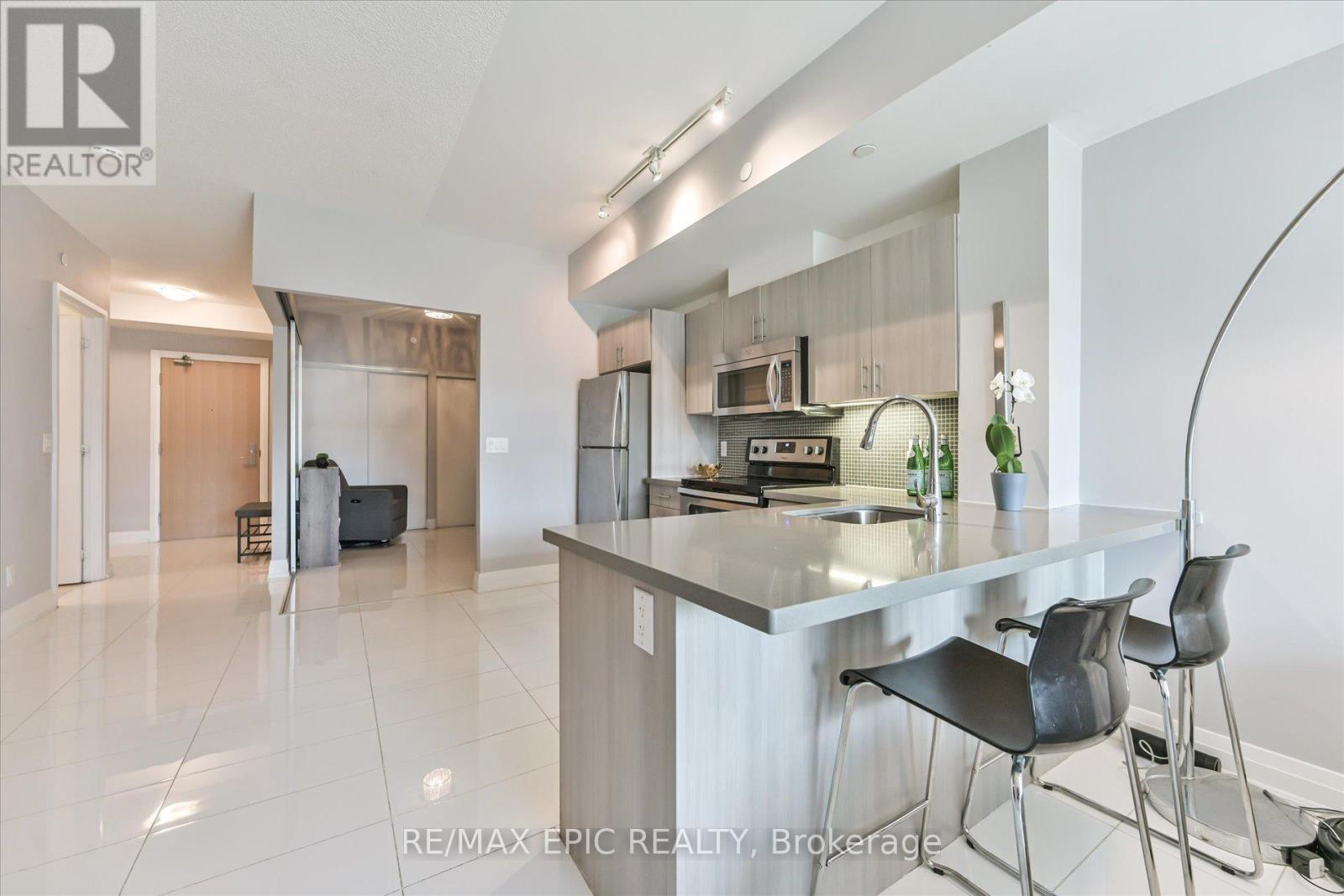 Photo 15 of 204 16 Mcadam Avenue, Toronto ON