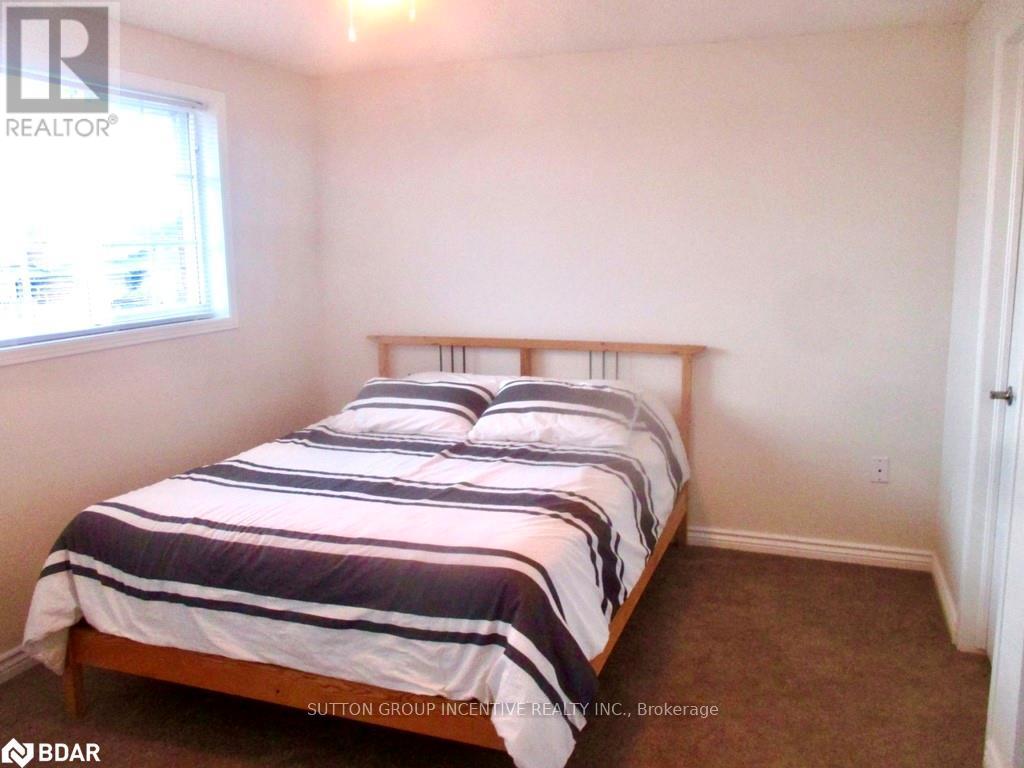 Photo 6 of 28 Weymouth Road, Barrie ON