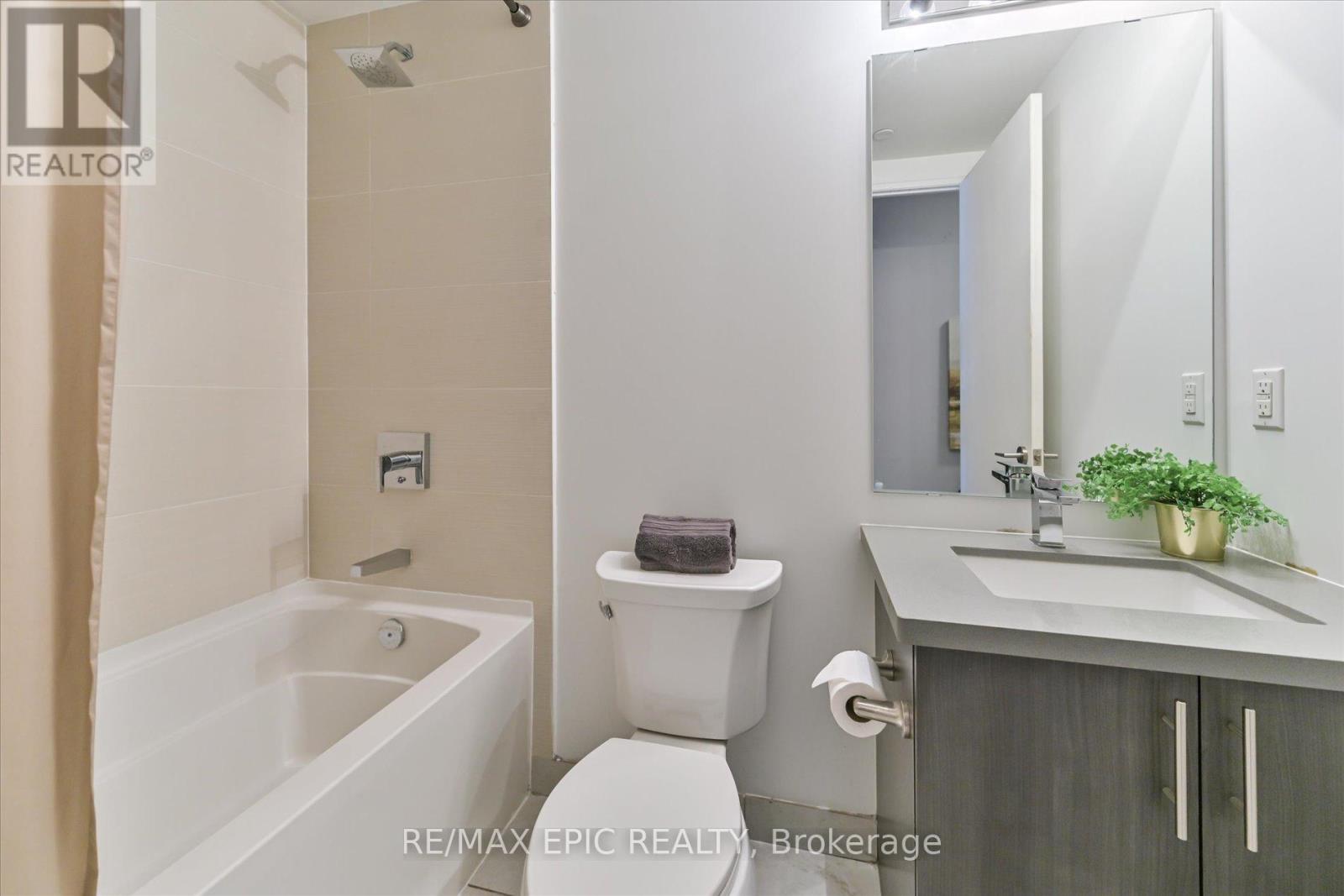 Photo 19 of 204 16 Mcadam Avenue, Toronto ON