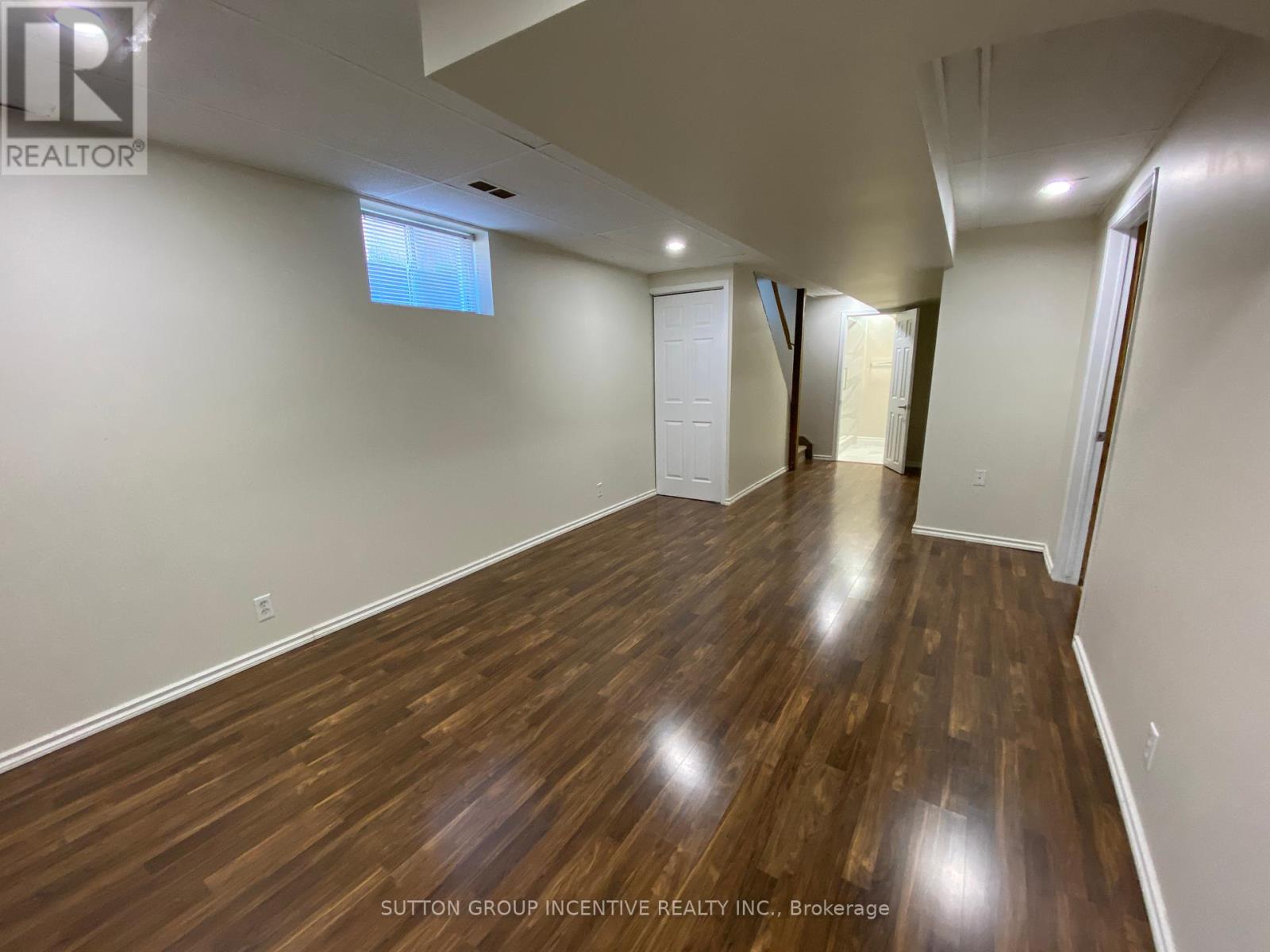 Photo 10 of 28 Weymouth Road, Barrie ON