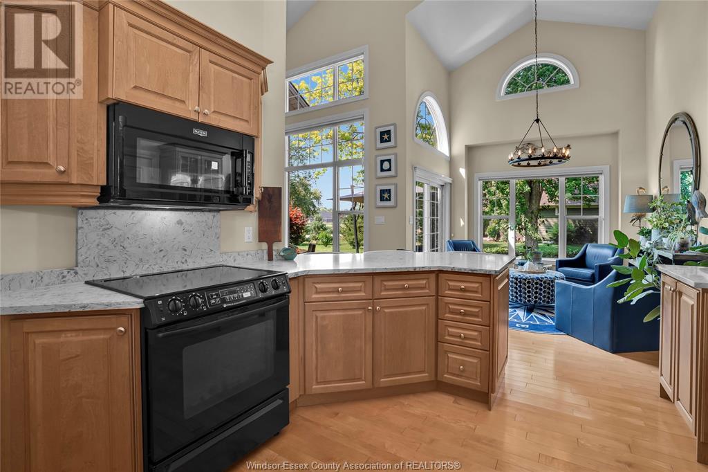 Photo 28 of 71 Red Oak Crescent, Amherstburg ON