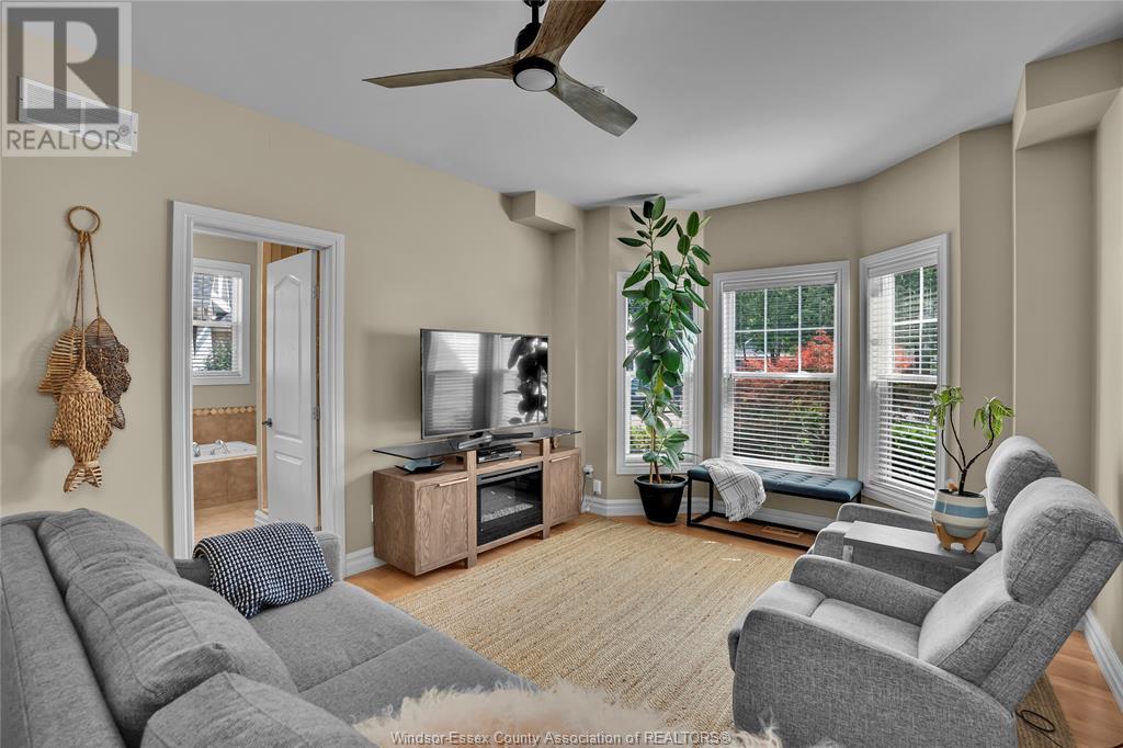 Photo 7 of 71 Red Oak Crescent, Amherstburg ON