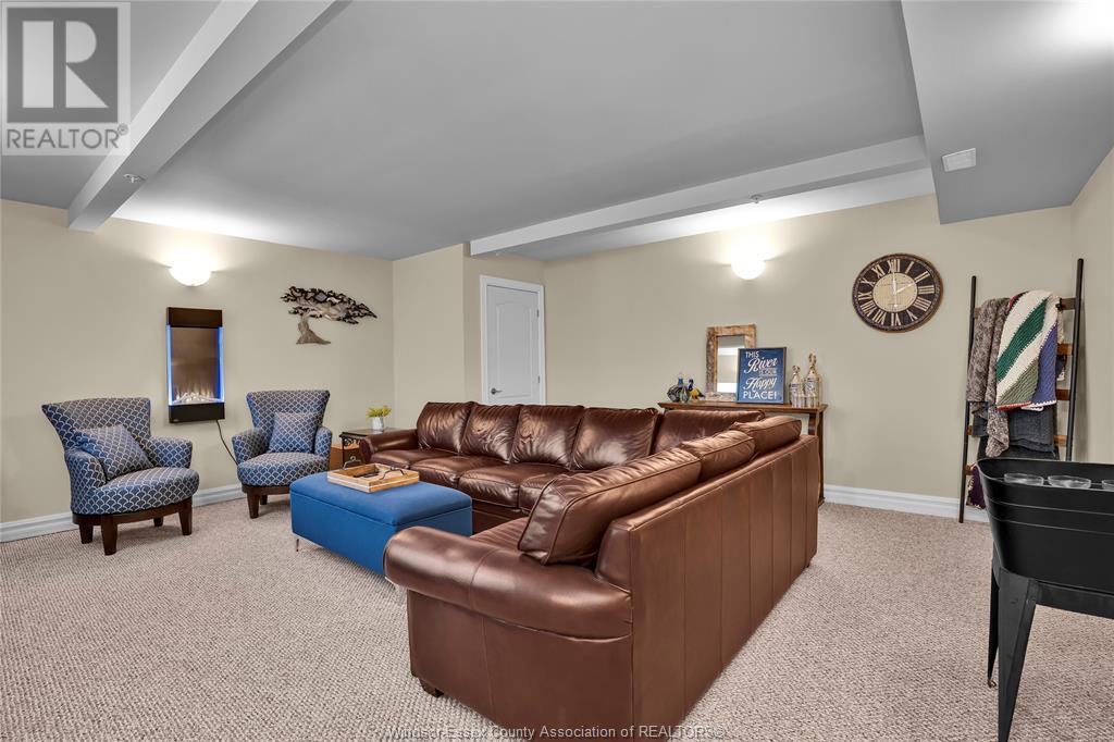 Photo 11 of 71 Red Oak Crescent, Amherstburg ON