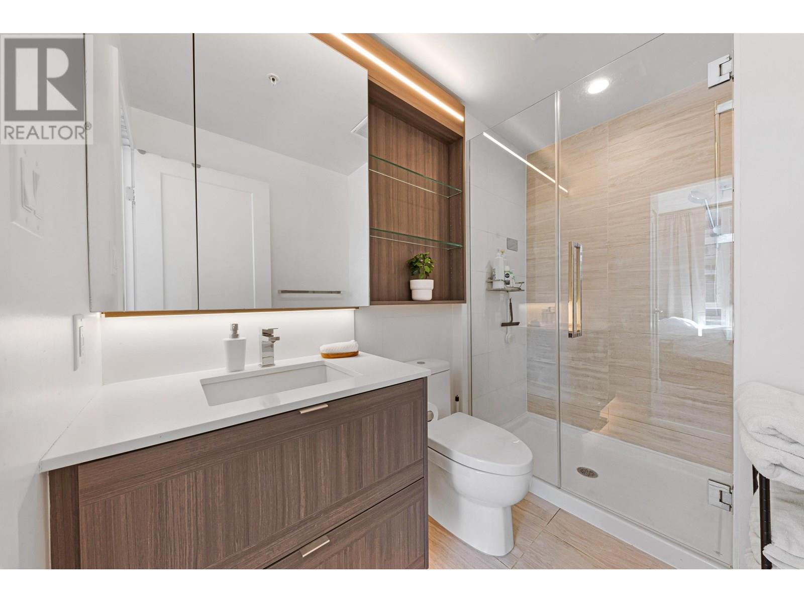 Photo 12 of 2408 2351 Beta Avenue, Burnaby BC