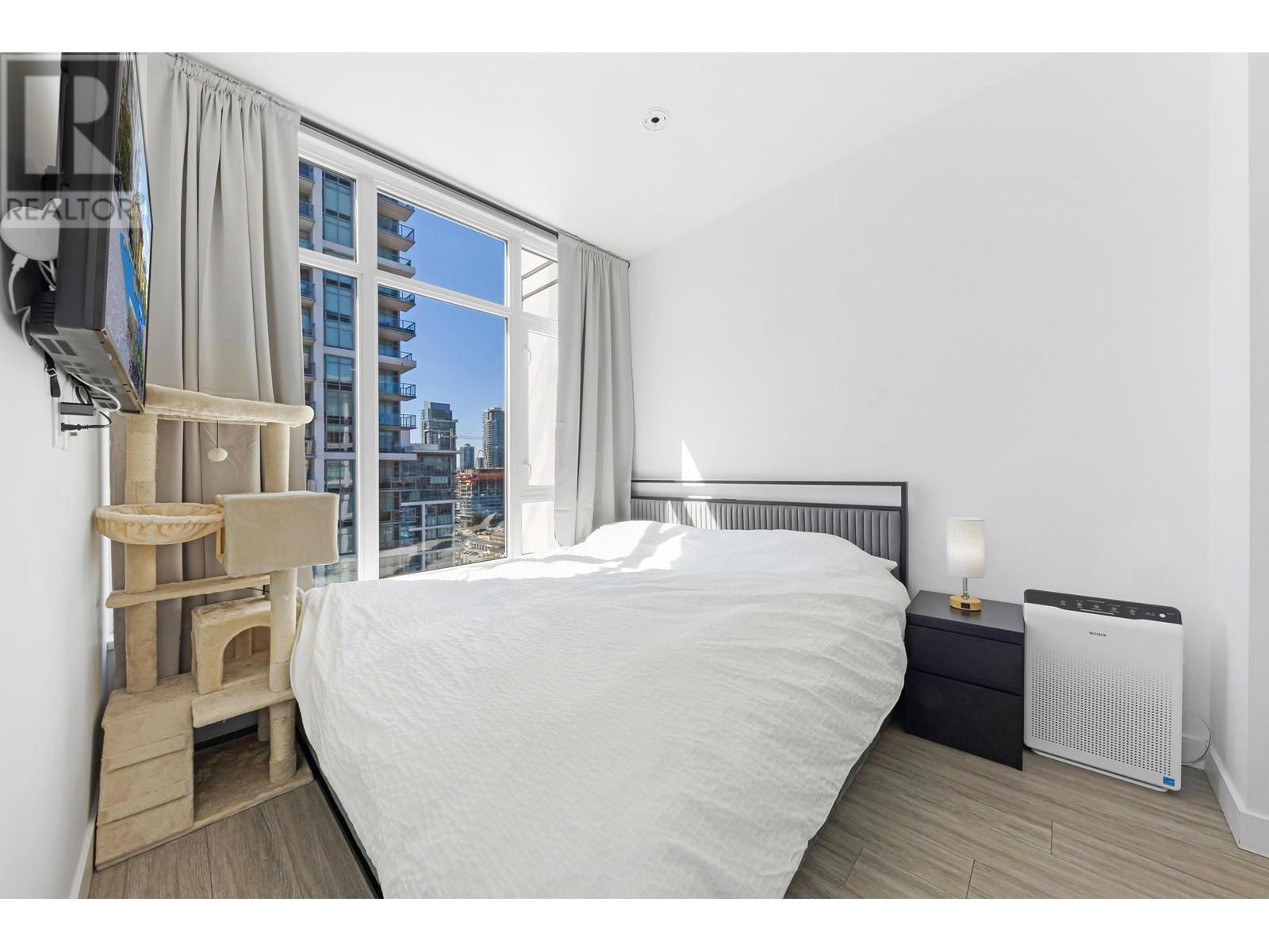 Photo 8 of 2408 2351 Beta Avenue, Burnaby BC