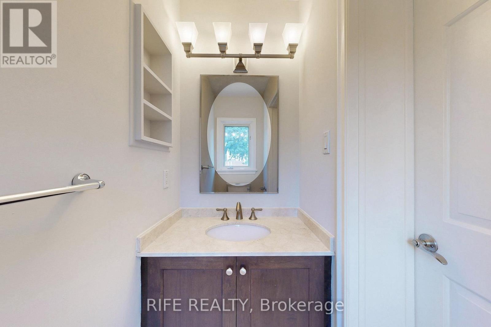Photo 15 of 8 Elliotwood Court, Toronto ON
