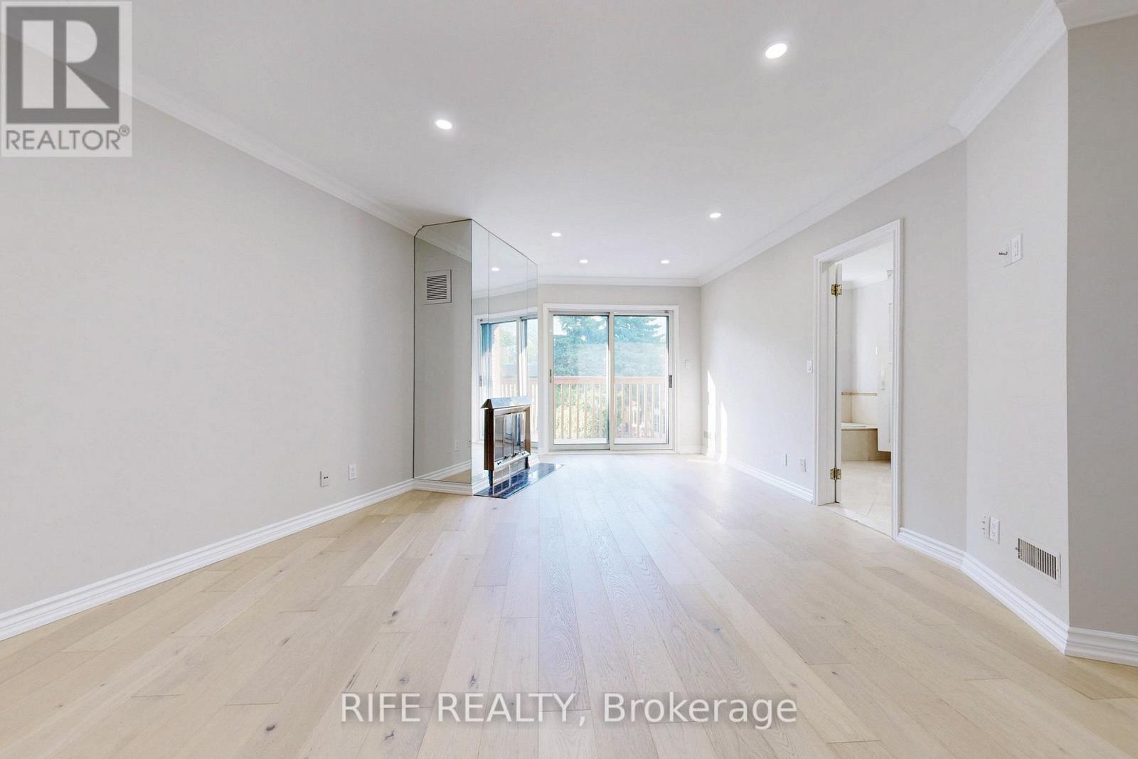 Photo 20 of 8 Elliotwood Court, Toronto ON