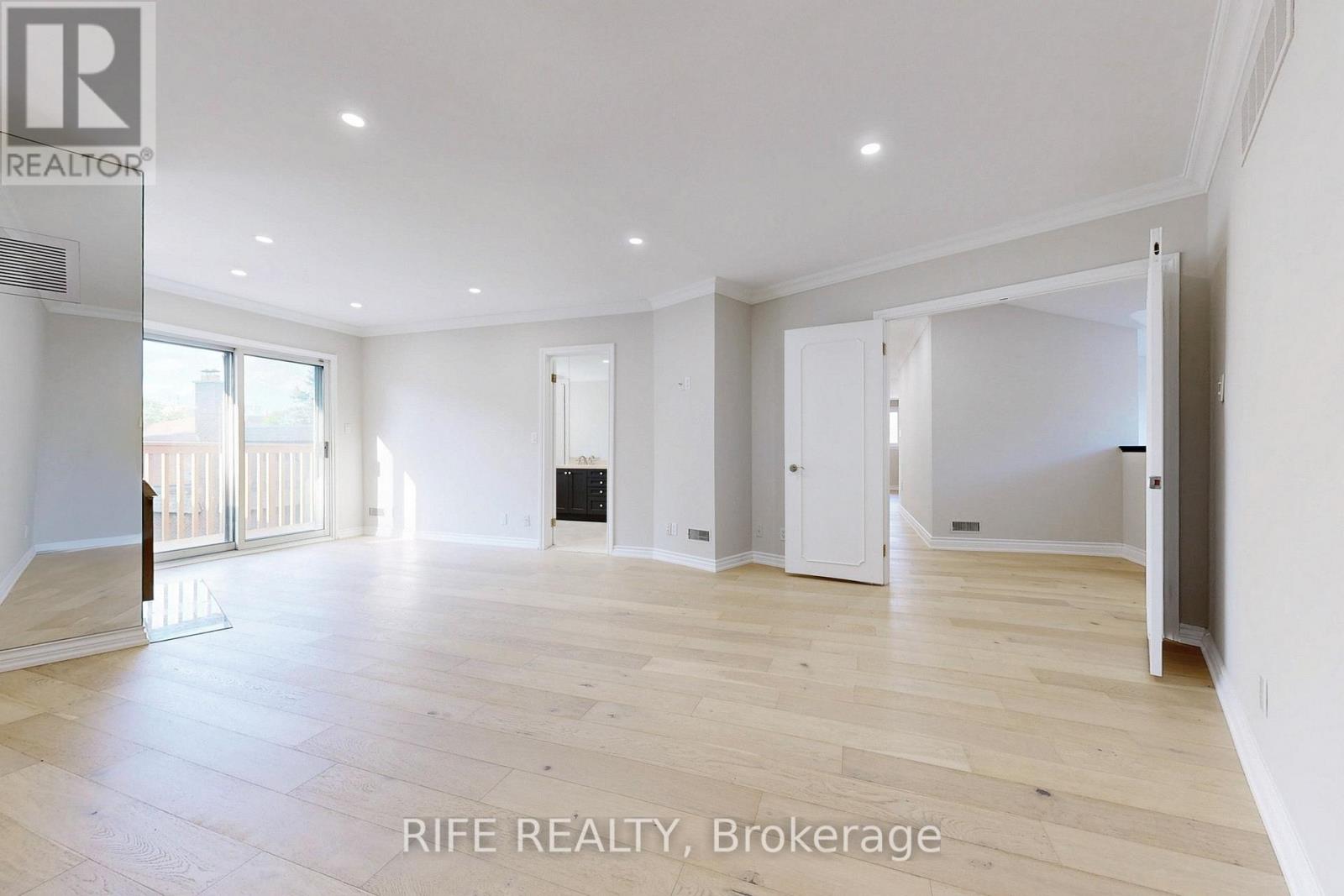 Photo 21 of 8 Elliotwood Court, Toronto ON