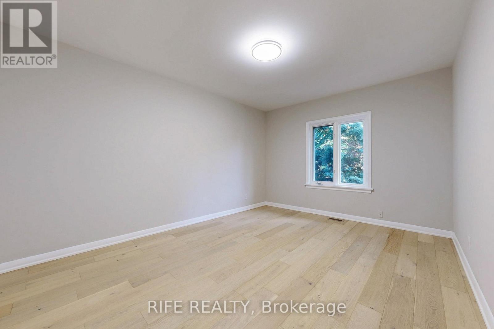 Photo 30 of 8 Elliotwood Court, Toronto ON