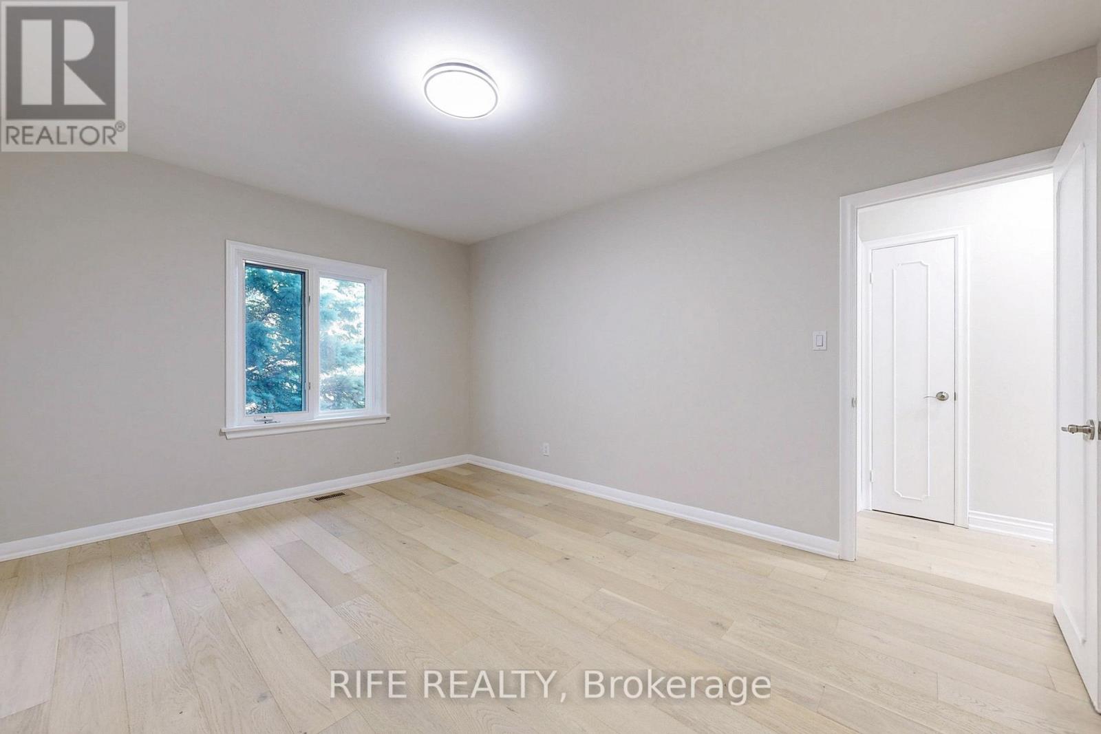 Photo 31 of 8 Elliotwood Court, Toronto ON